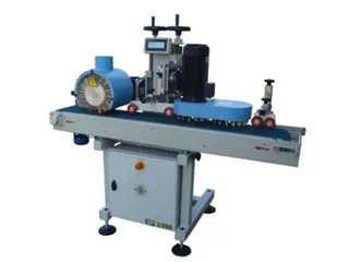 Machine d'étiquetage automatique avec tête d'étiquetage bleue